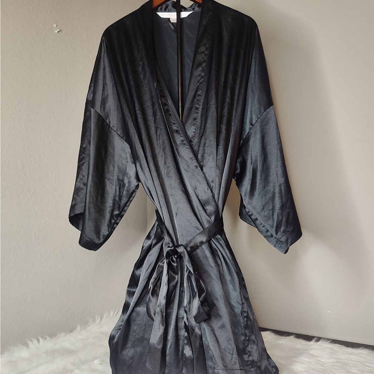 Victoria's Secret Robe Women O/S Black Satin Kimono Wrap Belted Loungewear